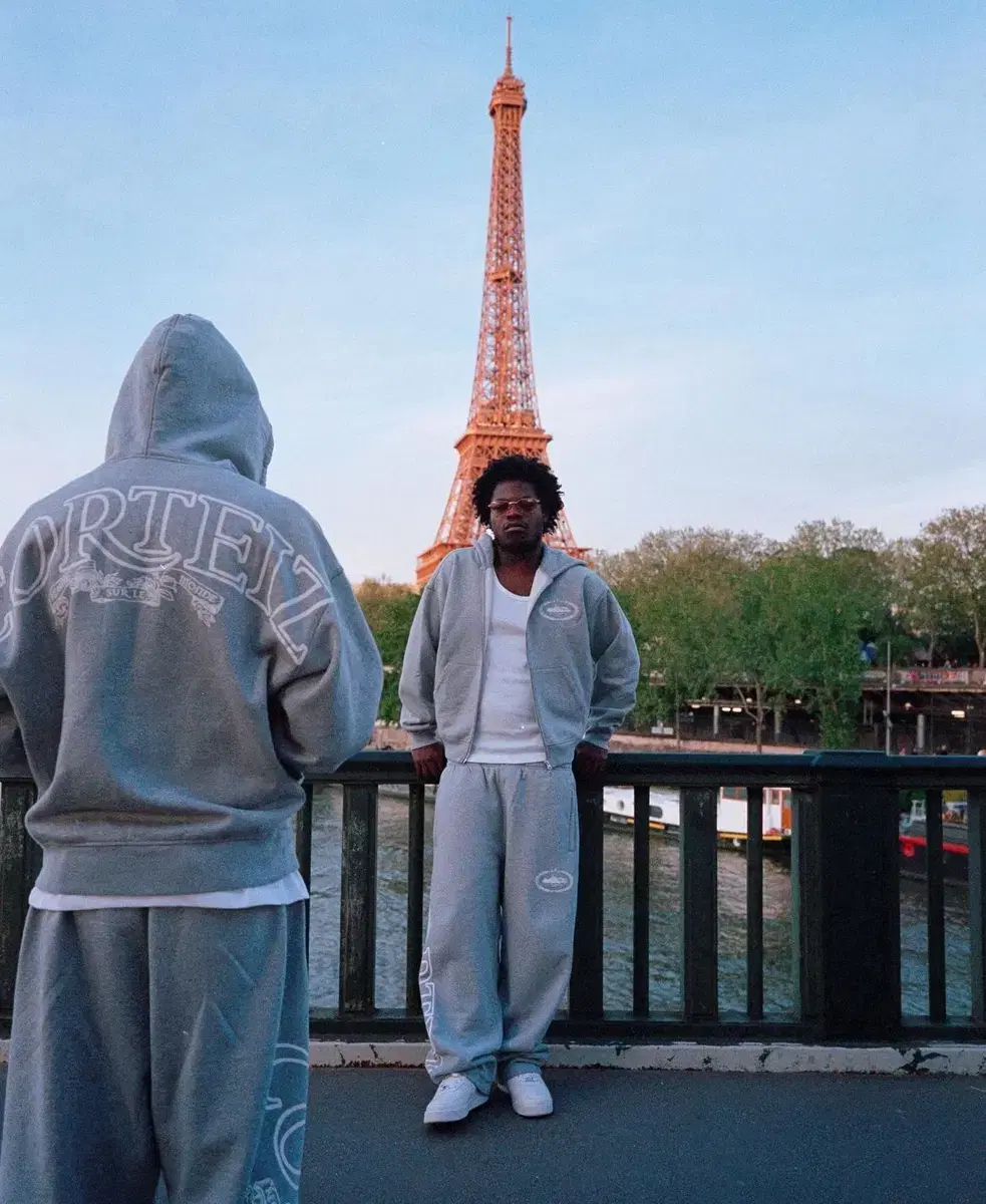 298970991_{cnt}_1758108119_w{